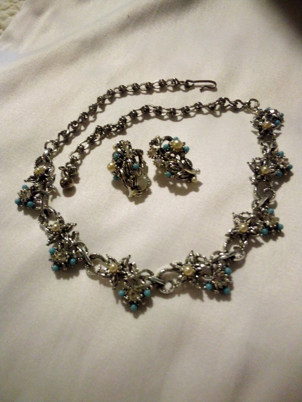 Beautiful Vintage Rhinestone Necklace Clipon Earrings Set Marked Star
